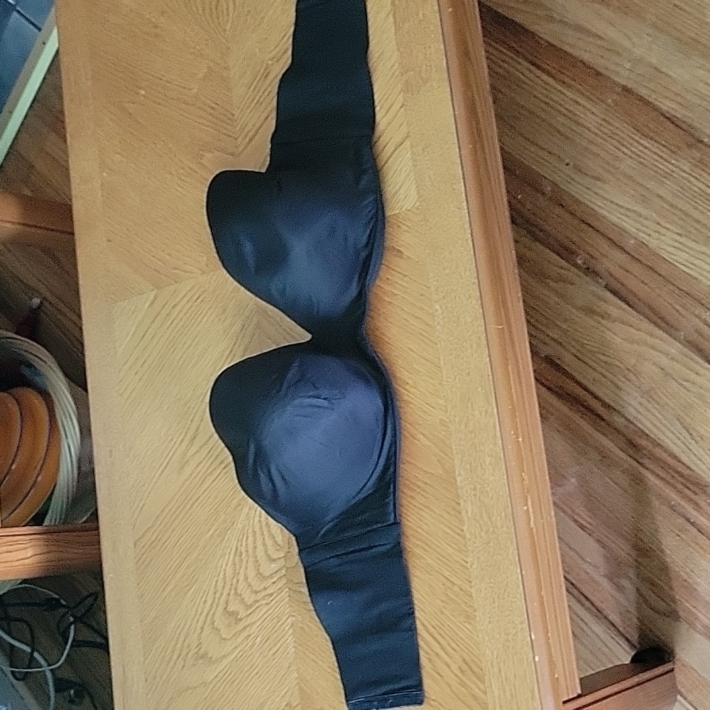 Strapless black cacique 40H bra
